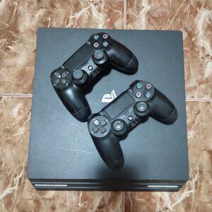 PLAYSTATION 4 SLIM